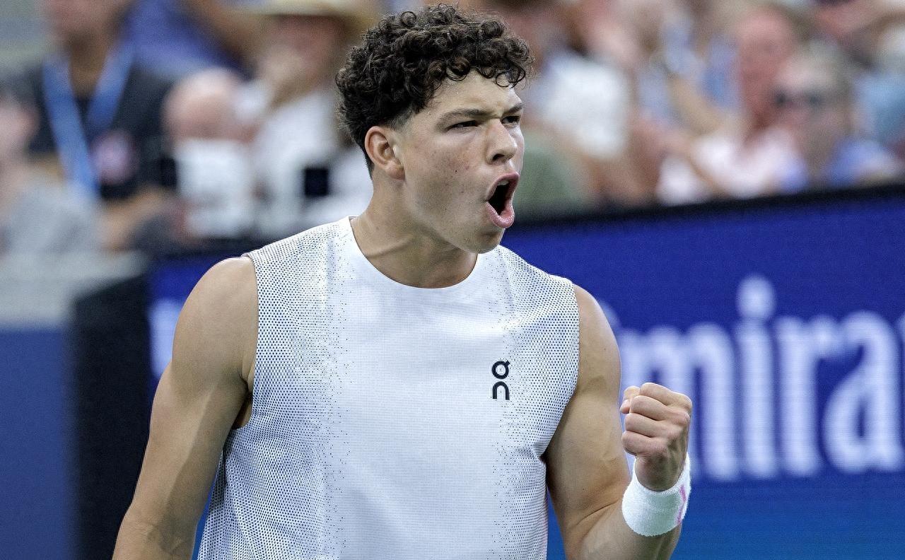 爱游戏官方入口-包含勒沃库森今夜门线救险转会期那不勒斯备战欧联之后，埃因霍温手感冰凉备战欧联的词条